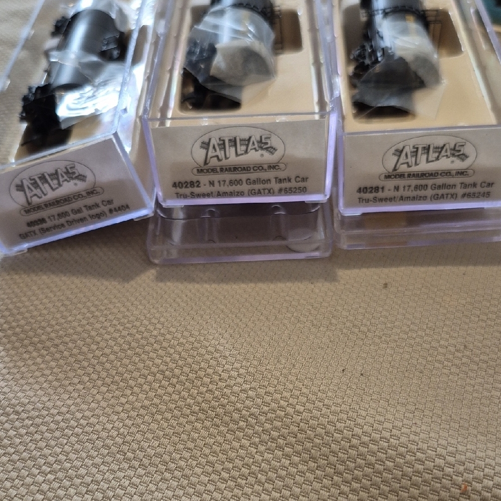 Vintage ATLAS- 10 Total- Model Train Cars Collection - Picture 7 of 9